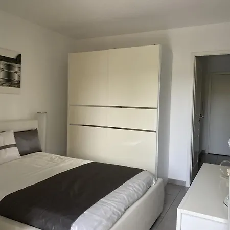 T2 Jacuzzi Prive Clim & Parking Calme & Cosy Appartement *